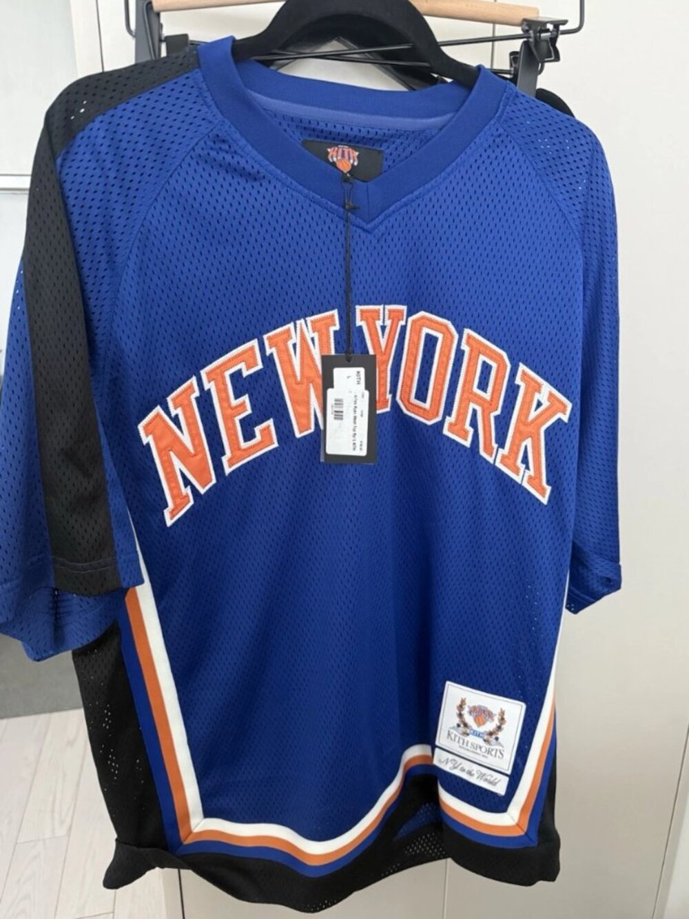 Kith x New York Knicks Leon Shirt Large